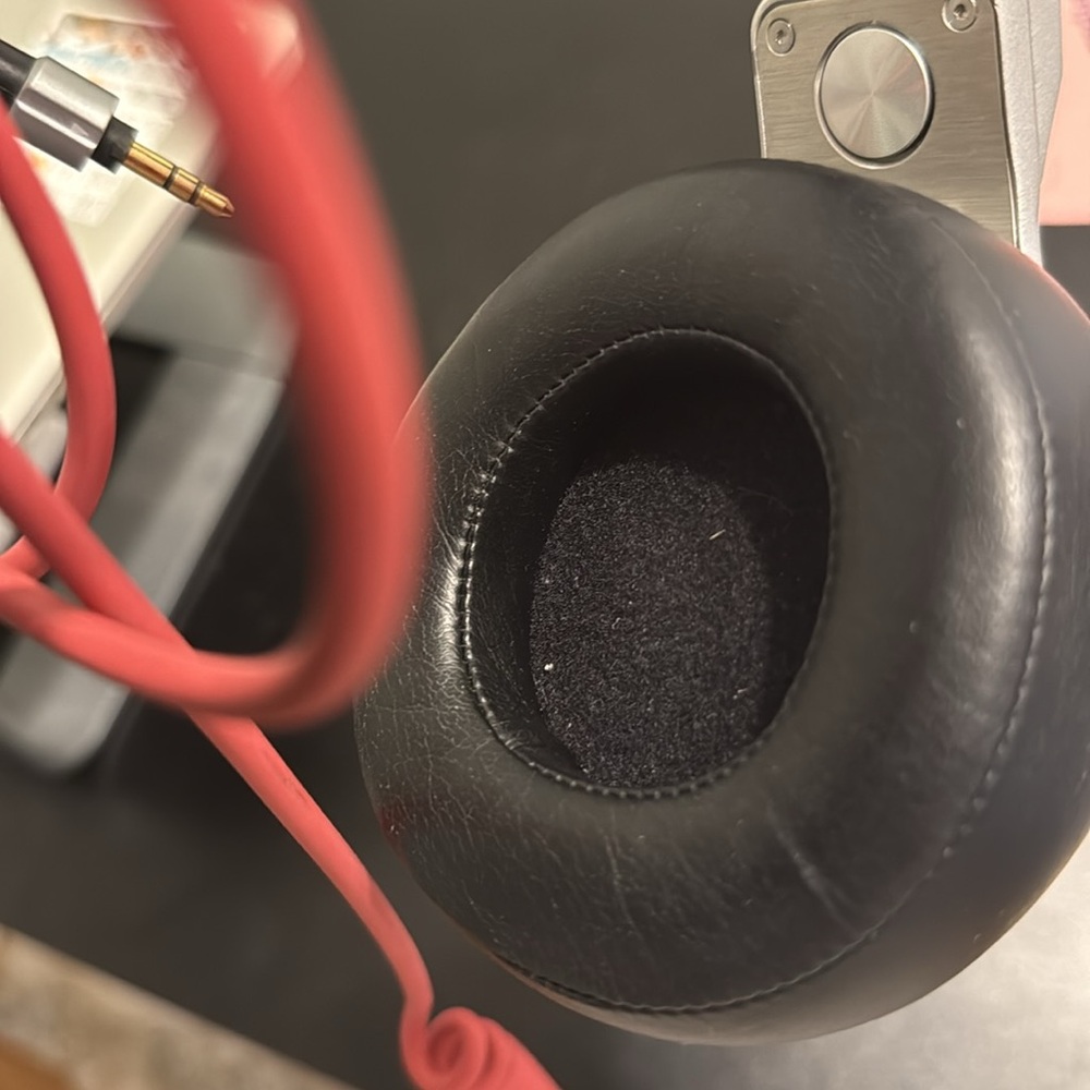 Beats Over-Ear Headphones - Black and Red - Picture 4 of 5